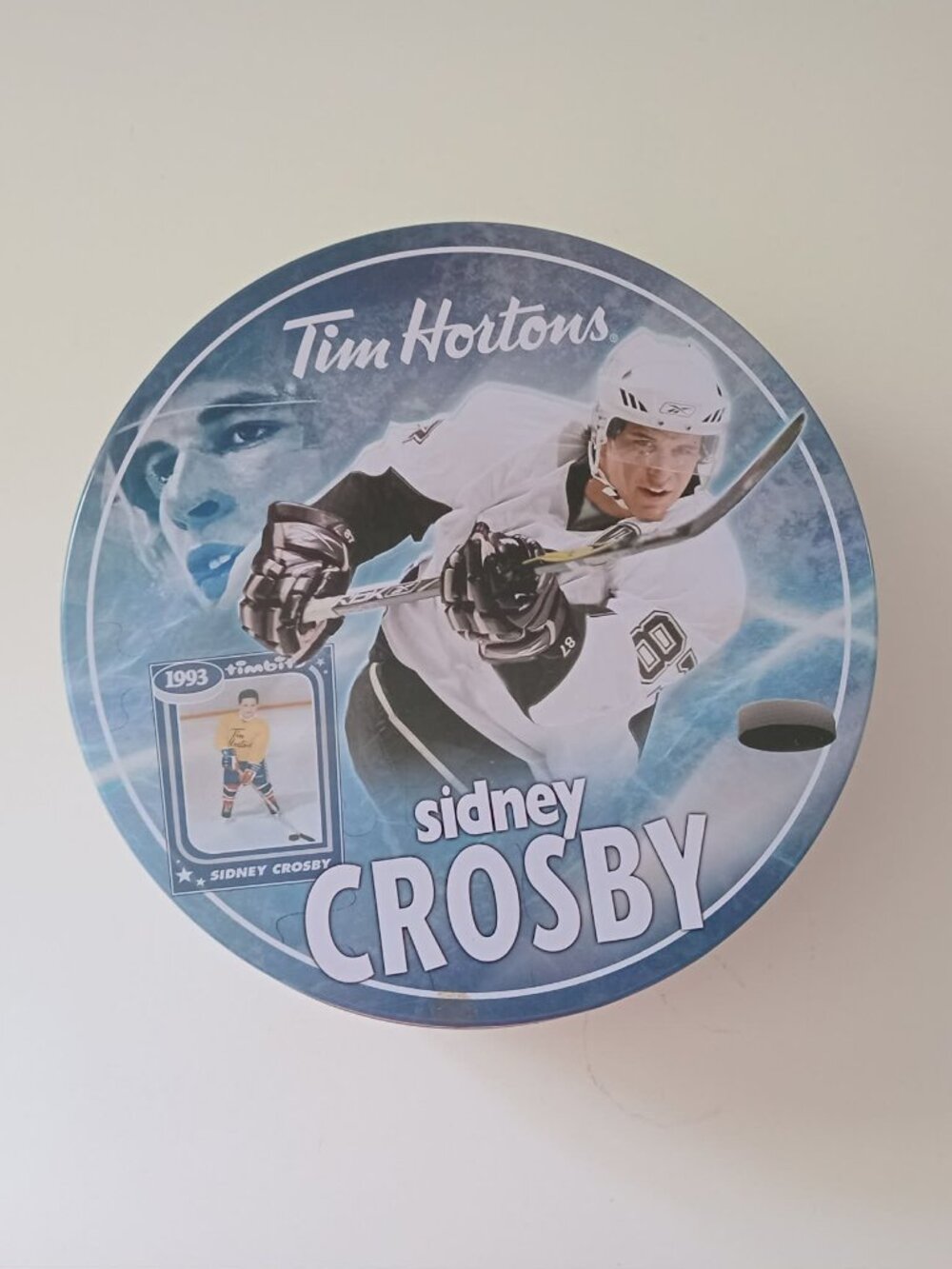 Sidney Crosby Penguins Tim Horton's 100 Piece Puzzle with Collectible Tin 2009 - Picture 4 of 14